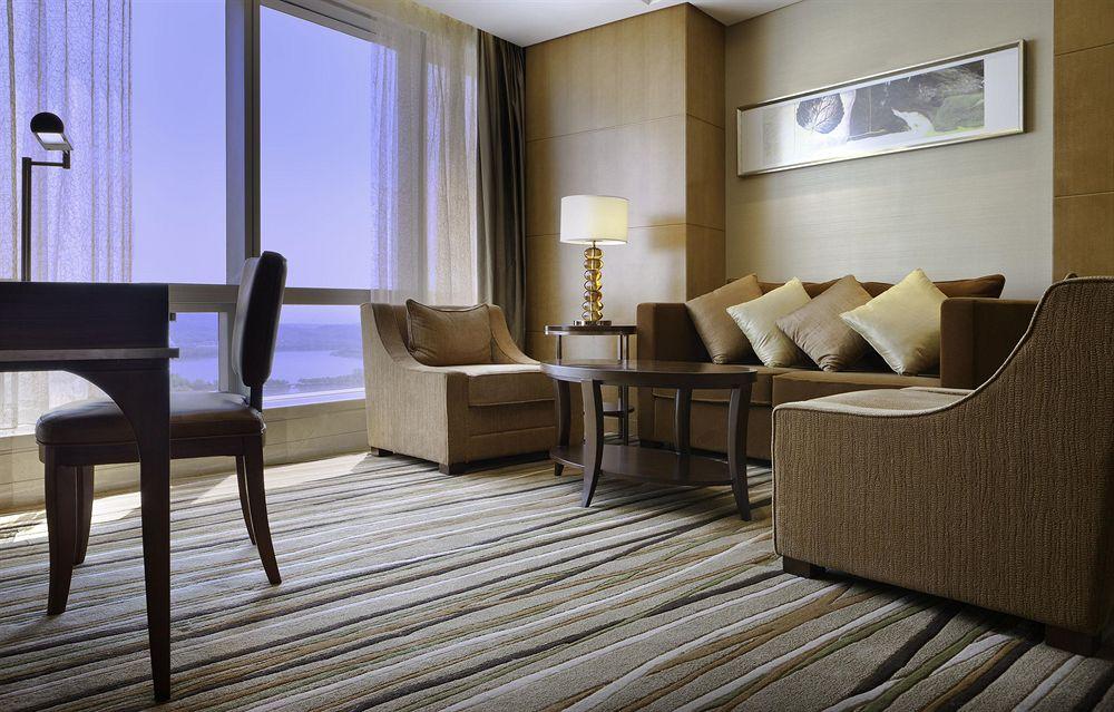 The Westin Nanjing Xuanwu Lake エクステリア 写真