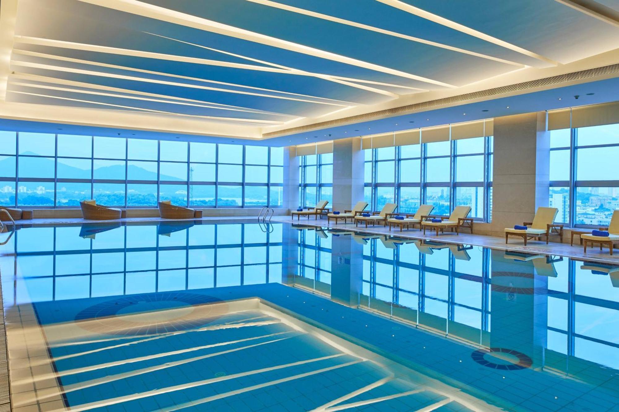 The Westin Nanjing Xuanwu Lake エクステリア 写真