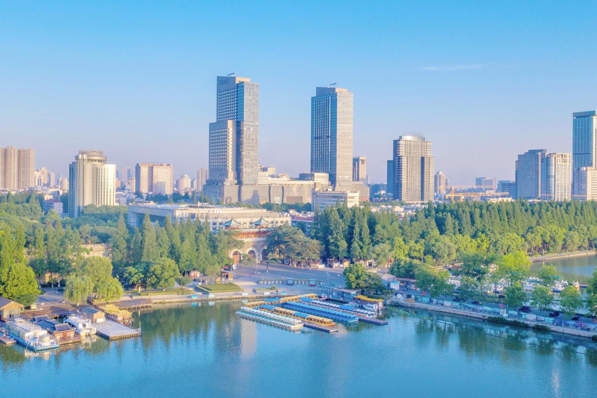 The Westin Nanjing Xuanwu Lake エクステリア 写真