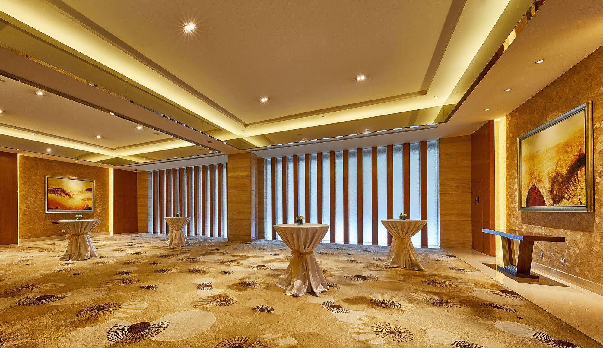 The Westin Nanjing Xuanwu Lake エクステリア 写真